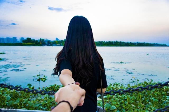 *引勾**亲弟弟上床，何况他还没成年？