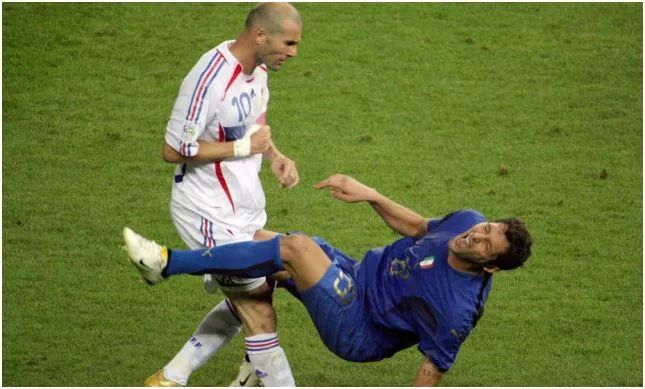 故主登基!法国队雨中捧杯,青春风暴席卷全球