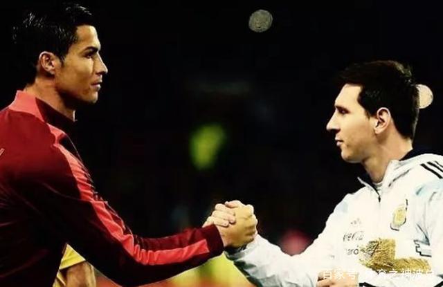 顺境成长的梅西和逆境的c罗,33岁的梅西35岁的c罗传奇还在继续