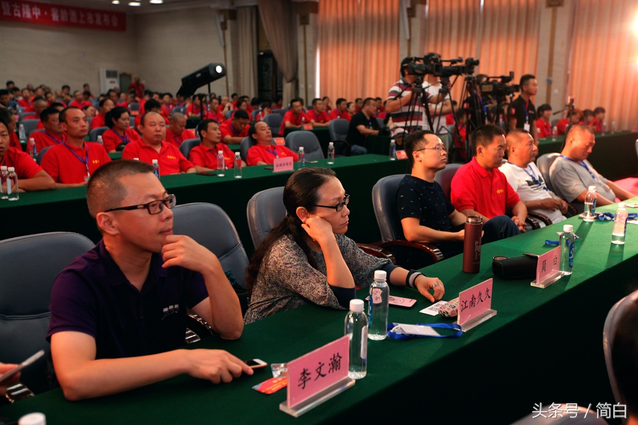 古隆中窖龄20年42度酒多少钱一瓶,古隆中窖龄12年浓香型白酒多少钱