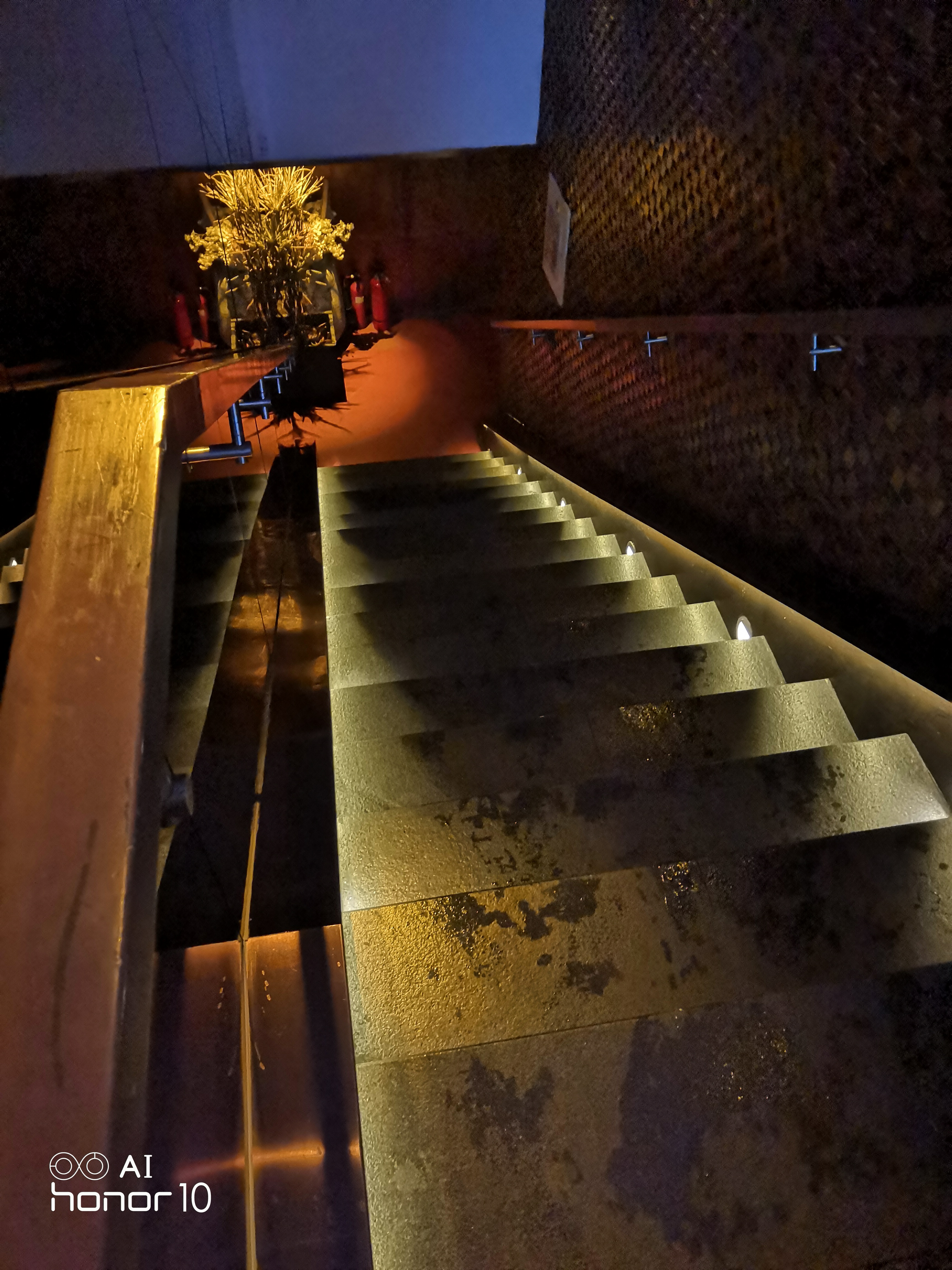 荣耀10更新防抖夜拍,荣耀十拍夜景