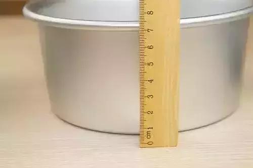 巴斯特乳酪蛋糕开裂是怎么回事,轻乳酪蛋糕为什么要裂口