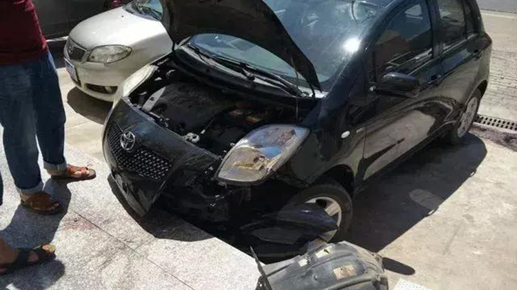 一脚油门下去车没了,一脚油门两万块