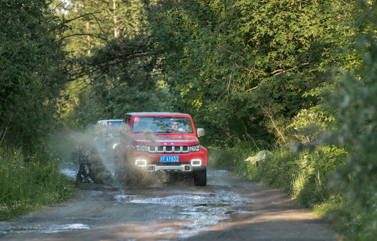 西伯利亚越野视频,北京汽车bj40plus越野试驾体验