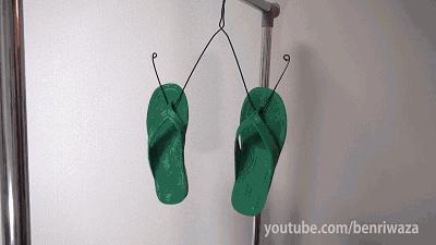 她在衣柜里系了根鞋带，衣柜竟然瞬间大一倍，服！