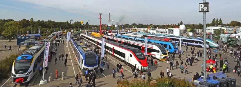 战机护航直播,克罗地亚首都数万球迷狂欢庆祝