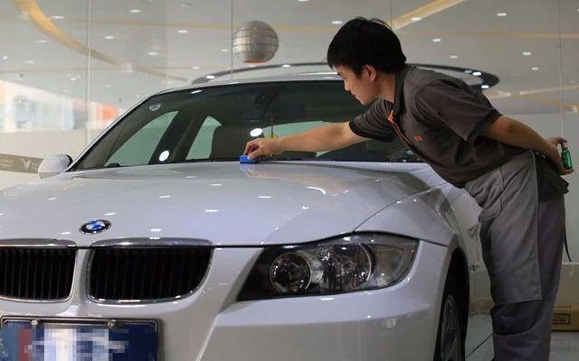 给汽车贴膜要注意哪些问题,汽车贴膜的细节你了解多少