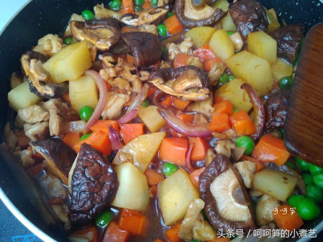 板栗土豆胡萝卜香菇焖鸡的做法,用电饭锅做的香菇焖饭
