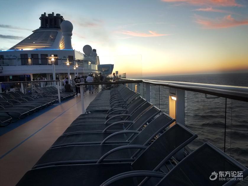 皇家加勒比游轮量子号游记,坐海洋量子号游轮旅游攻略