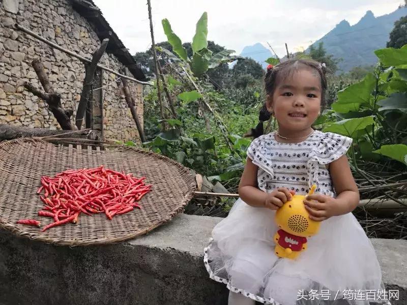 这个曾经身患“怪症”，命悬一线的小女孩，如今竟变成这样！