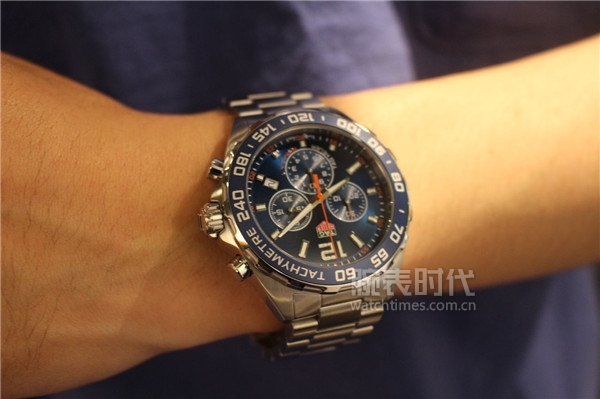 万元石英腕表,万元以内买石英表还是机械表