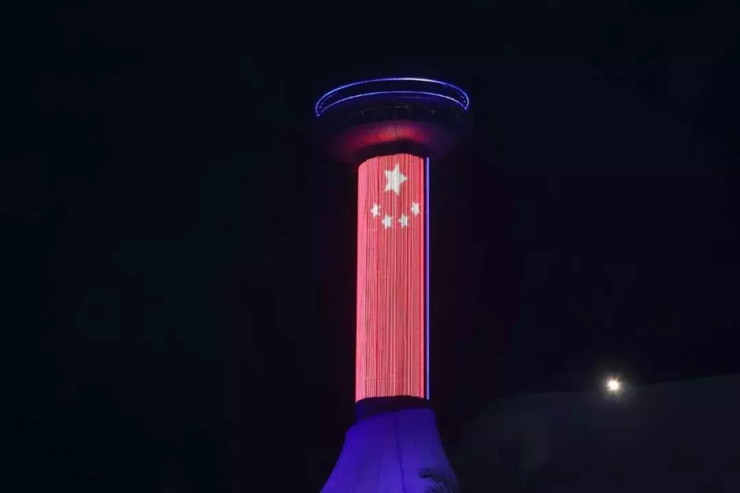 习*平近**来访，阿联酋当地手机上出现了一行字