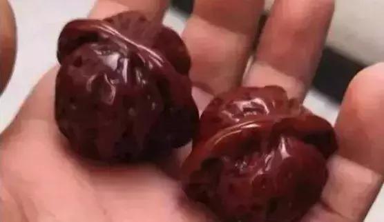 老核桃的种类及辨别,盘了几十年的老核桃长什么样