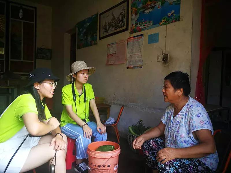 校园事简单报丨操场变泳池，海口城区学校首个移动式泳池投入使用