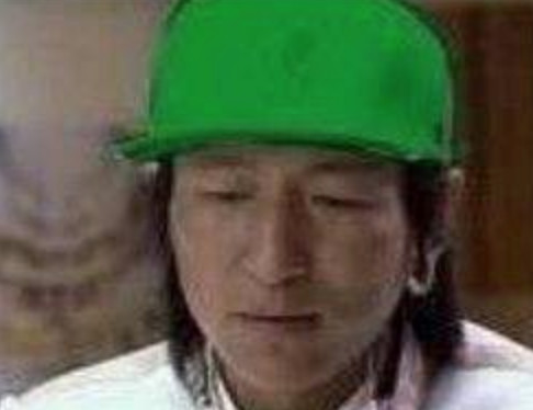 白人女子骂亚裔小伙,白人大骂亚裔女子