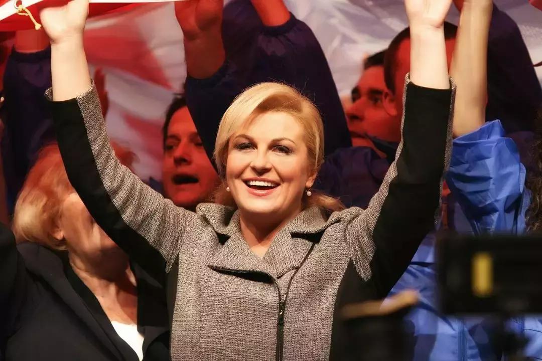 克罗地亚女总统抢镜,克罗地亚女总统早期泳装秀