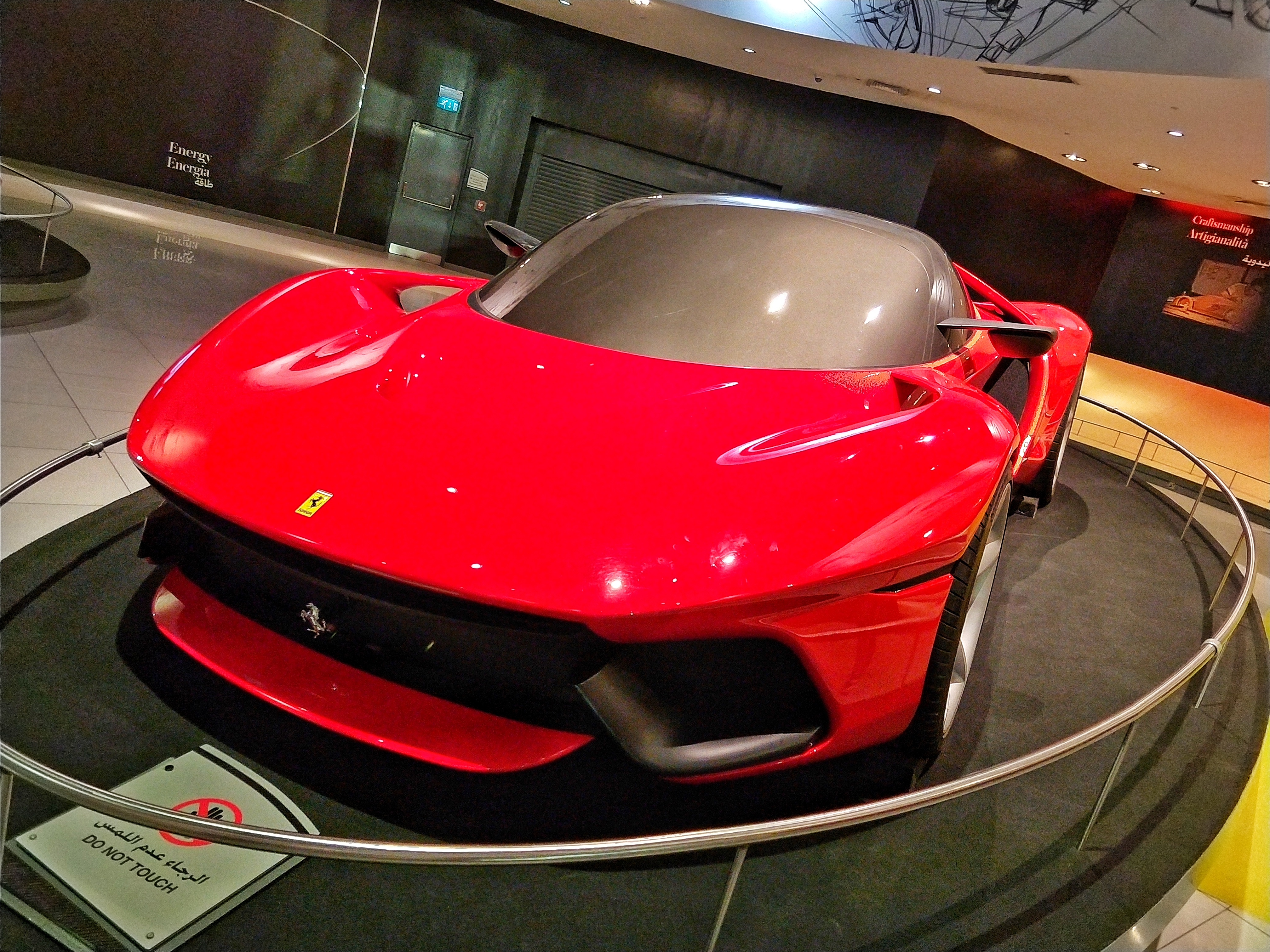 阿联酋法拉利主题公园的特点,阿布扎比法拉利公园图片