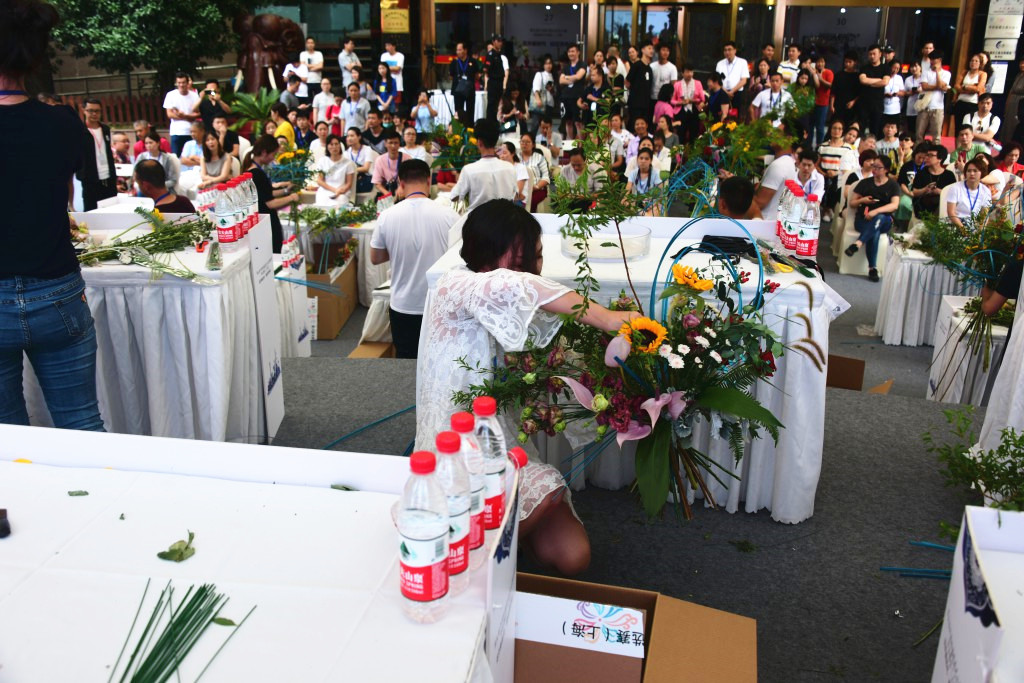 虹桥古玩城举行插花“世界杯”选拔赛