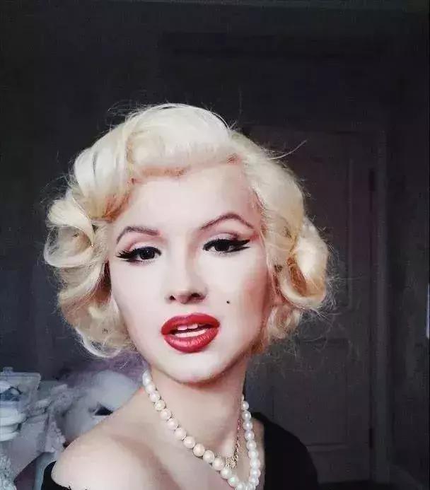 重庆妹子化妆成蒙娜丽莎！化谁像谁