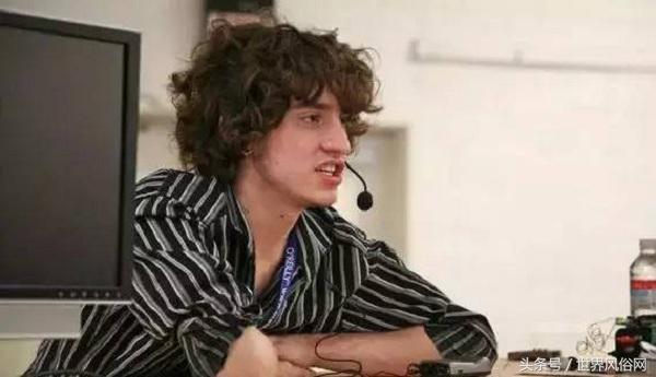 天才黑客乔治霍兹最近状况,黑客乔治霍兹纪录片