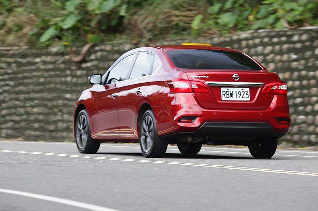 上车睡觉下车拍照很悠闲,上车睡觉下车拍照的视频