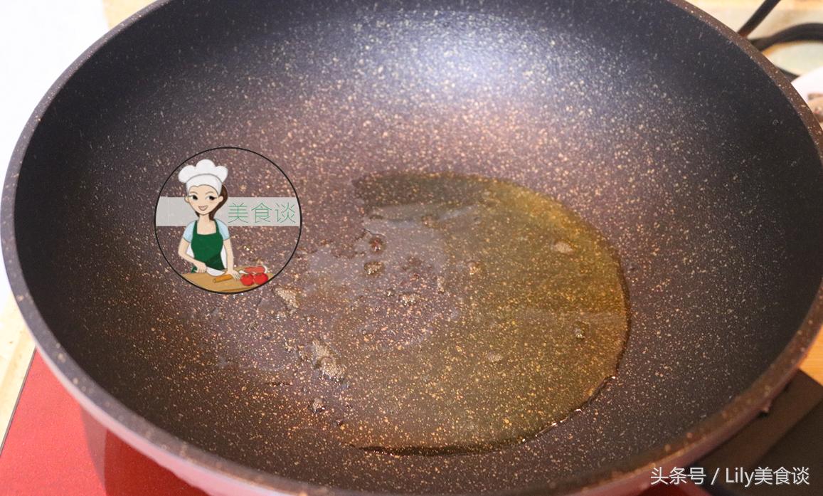 煎鱼时如何煎才不会粘锅掉皮呢,怎么煎鱼粘锅不掉皮又好吃