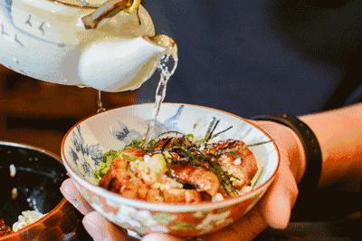 为什么来到上海后，你不再愿意回老家？