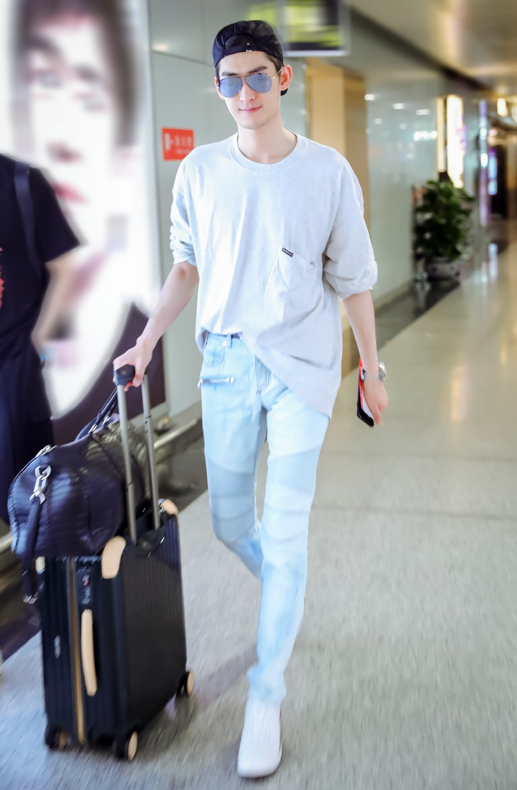 张翰白色运动服,张翰运动风穿搭