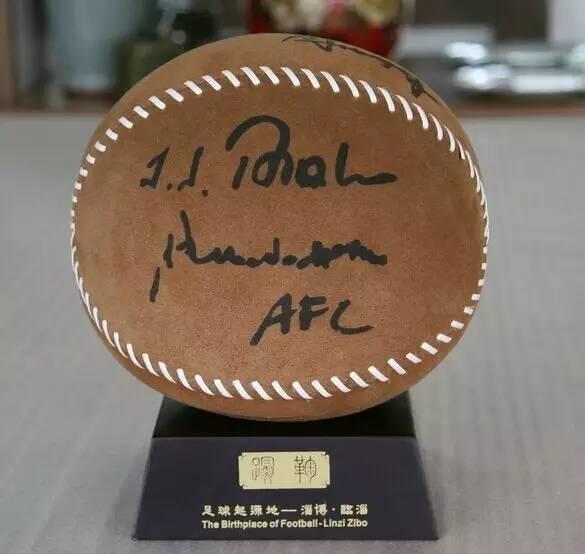 足球史上奇迹梅西,震惊世界的中国足球