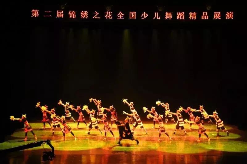 今天，请把朋友圈留给咱黄埔青少年！为你们打Call日夜不分~