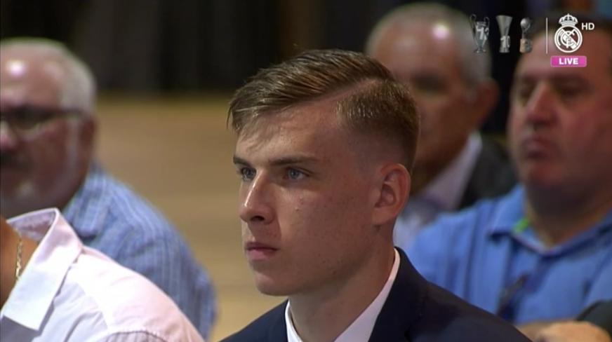 乌克兰天才门将亮相皇马：我加盟了世界上最好的球队！