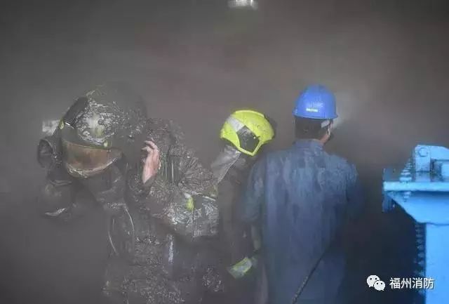 致敬英雄消防员真实救援现场,致敬英雄福州26岁消防员