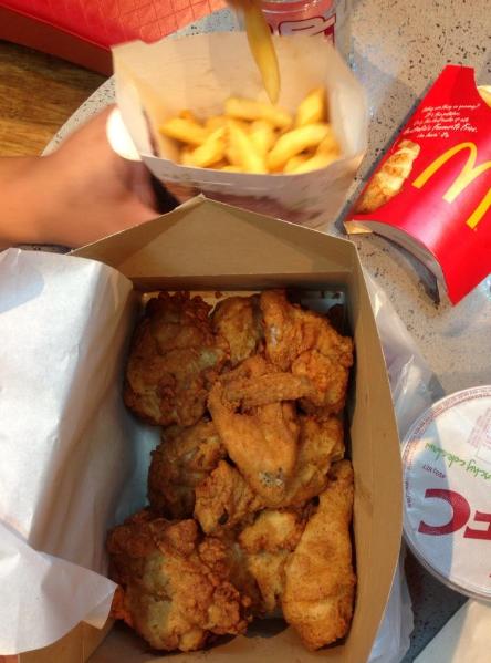 100元在俄罗斯吃肯德基,俄罗斯吃肯德基一顿多少钱