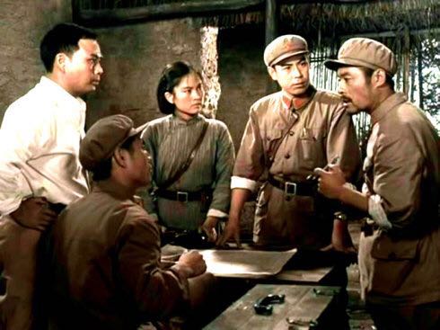 经典战争片《渡江侦察记》，儿时记忆，还记得“香烟洋火桂花糖”
