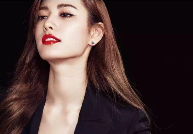 什么口红可以白到发光,什么样的口红可以让口红变黑