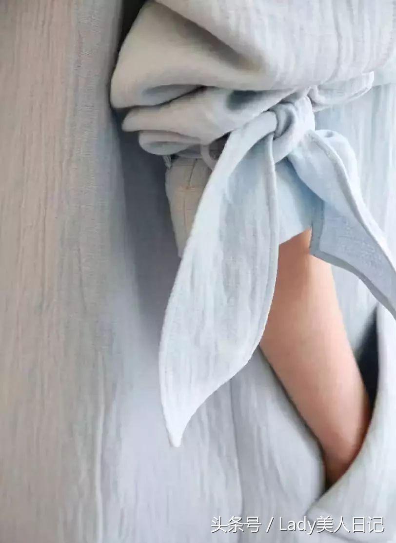 今年流行的打结方法,现在都流行的衣角打结