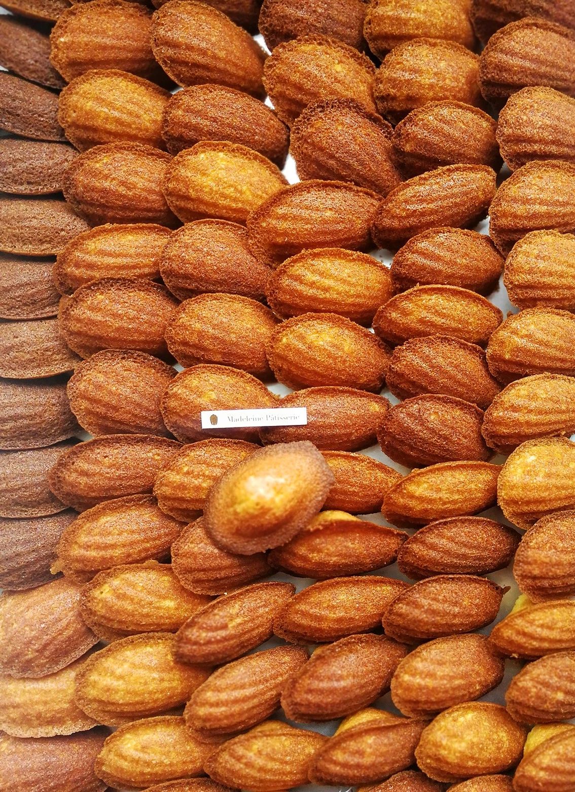 成都姑娘首创了把世界名画做在蛋糕上，众多外国总领事都成她粉丝