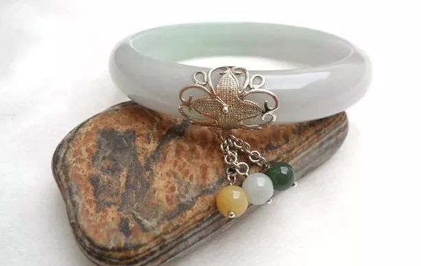 翡翠手镯断了如何修复免费且牢固,王老师翡翠手镯