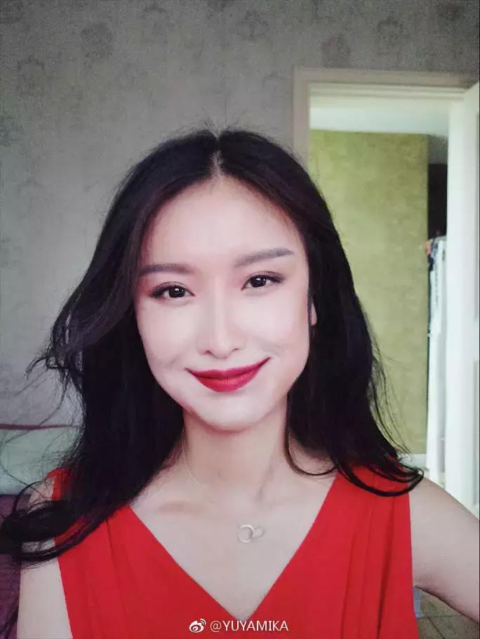 重庆妹子化妆秒变蒙娜丽莎,看看美女如何化妆