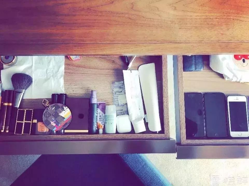 她用200万面霜公开打脸小红书女星？娱乐圈化妆品同款扒料！