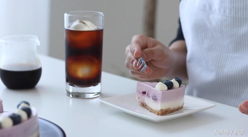 不烘烤的甜品蓝莓奶油芝士蛋糕,自制甜品蓝莓芝士蛋糕