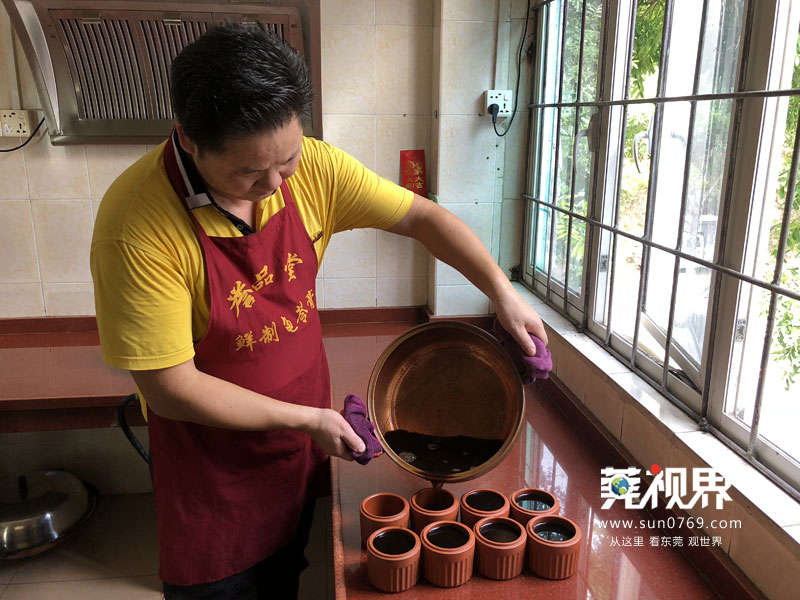 古法熬制的龟苓膏,润心堂古法龟苓膏