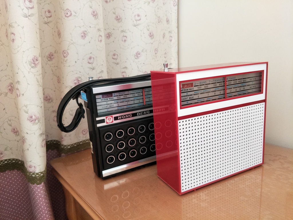 大喇叭收音机手工制作,用一个小喇叭制作简易收音机