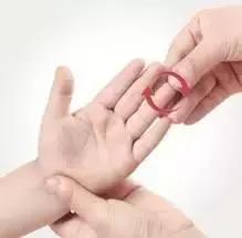 宝宝湿疹和痱子可不一样,这个方法学会了,对付湿疹最好了!