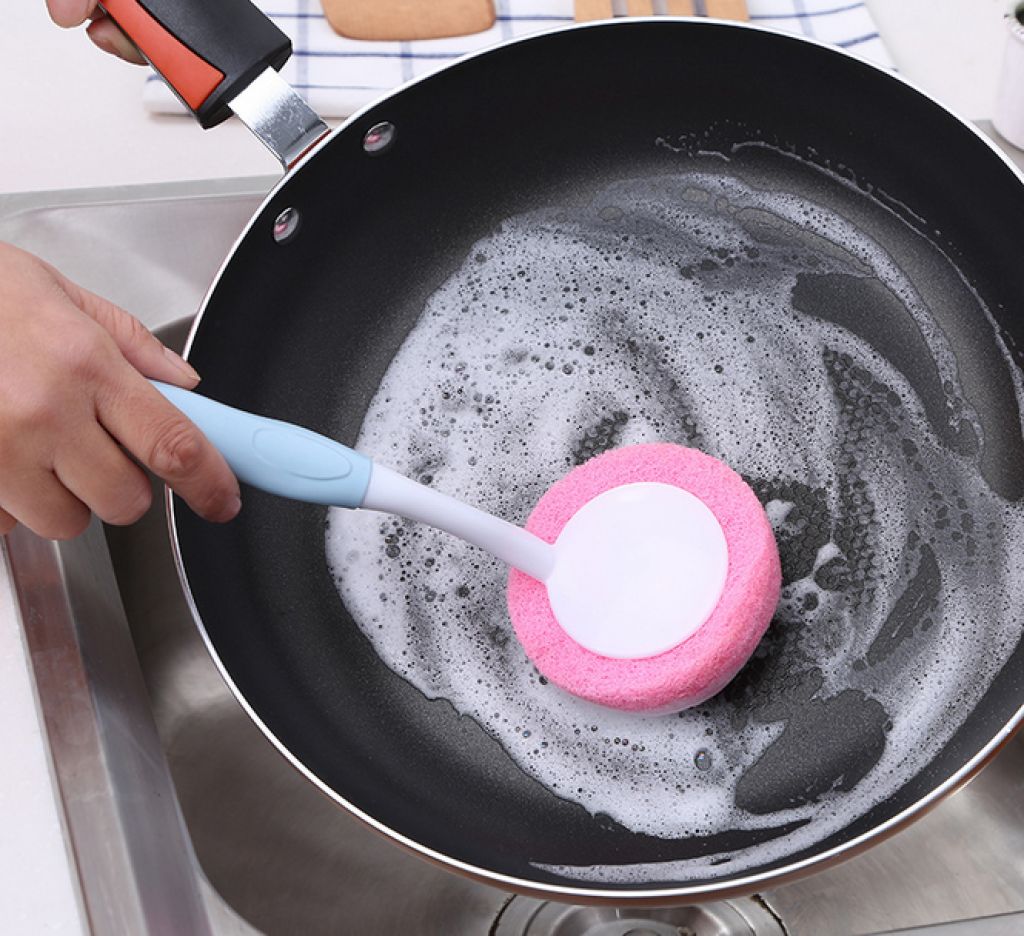 炒菜旧铁锅开锅方法,不粘锅的正确开锅方法家用铁锅