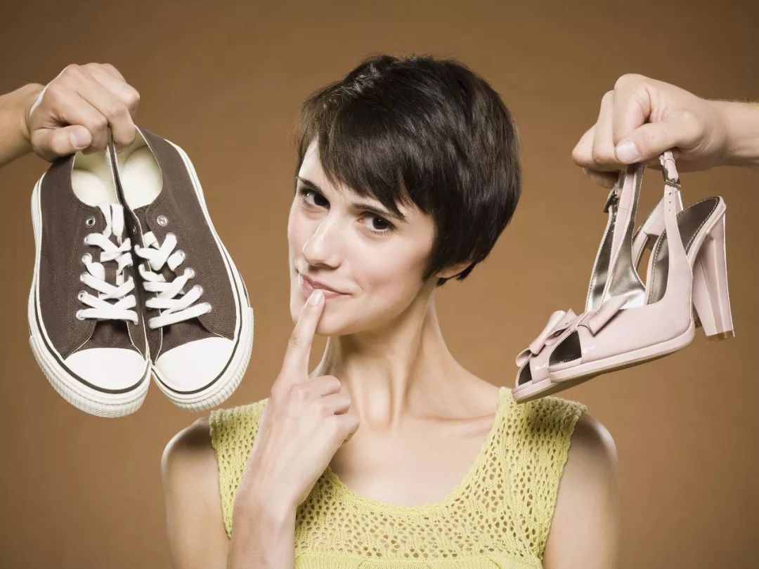 脚趾长肿瘤,女子脚趾长肿瘤竟是穿鞋不当引发