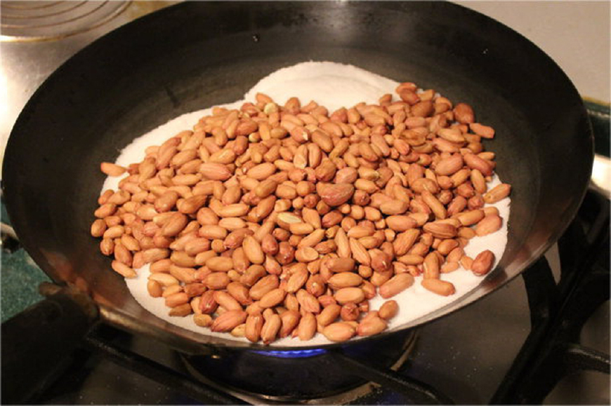 炒花生不脆是坏了吗,炒花生洗过的好还是不洗的好