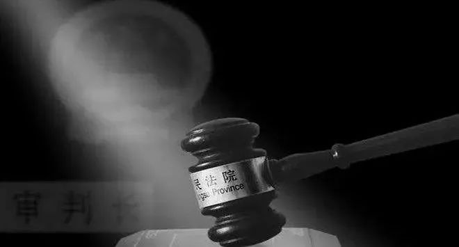 替班司机出车祸责任怎么处理,替班司机上车时摔伤赔偿案例