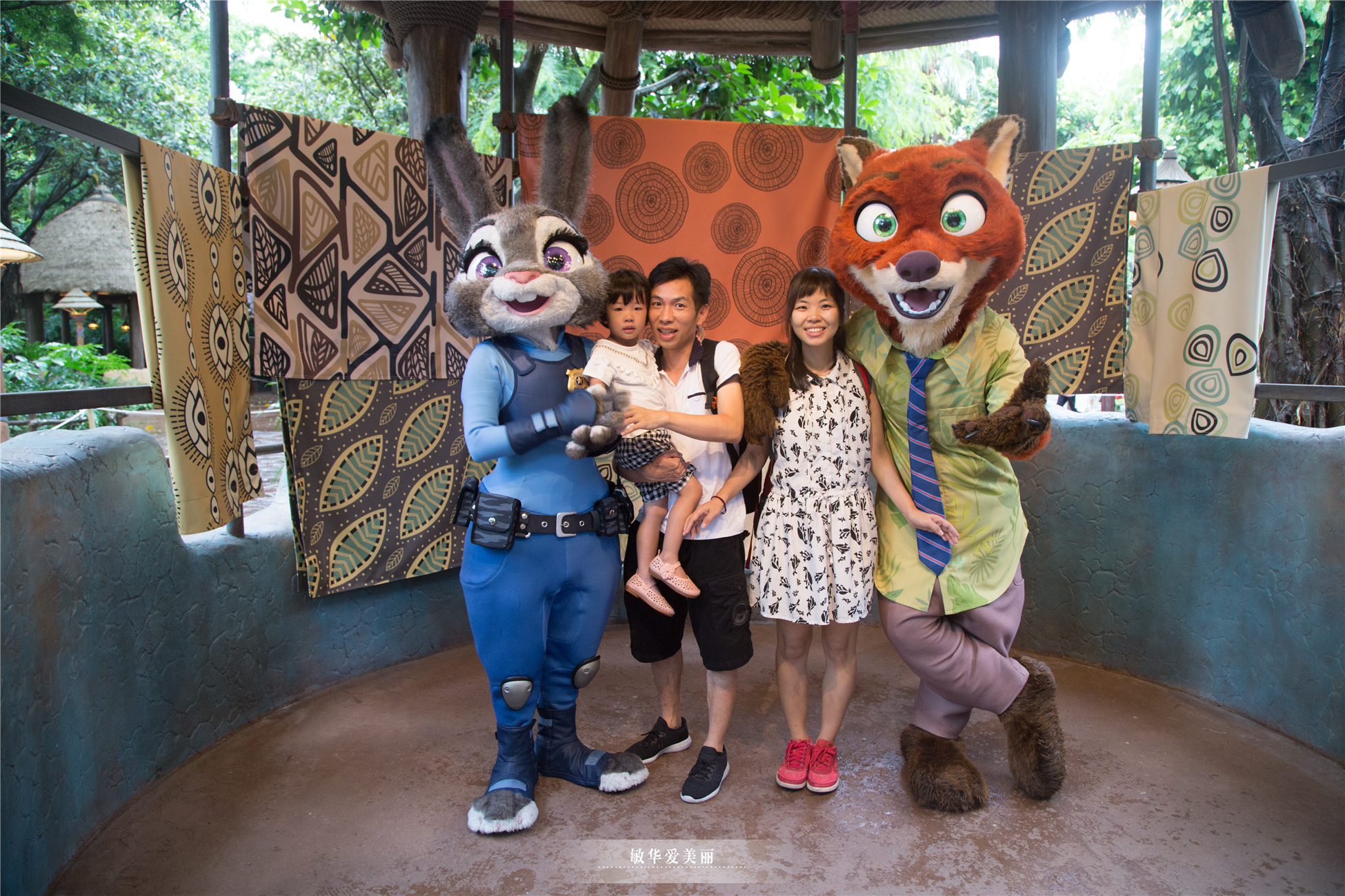 香港迪士尼门票深港联游,香港迪士尼2大1小亲子当日套票