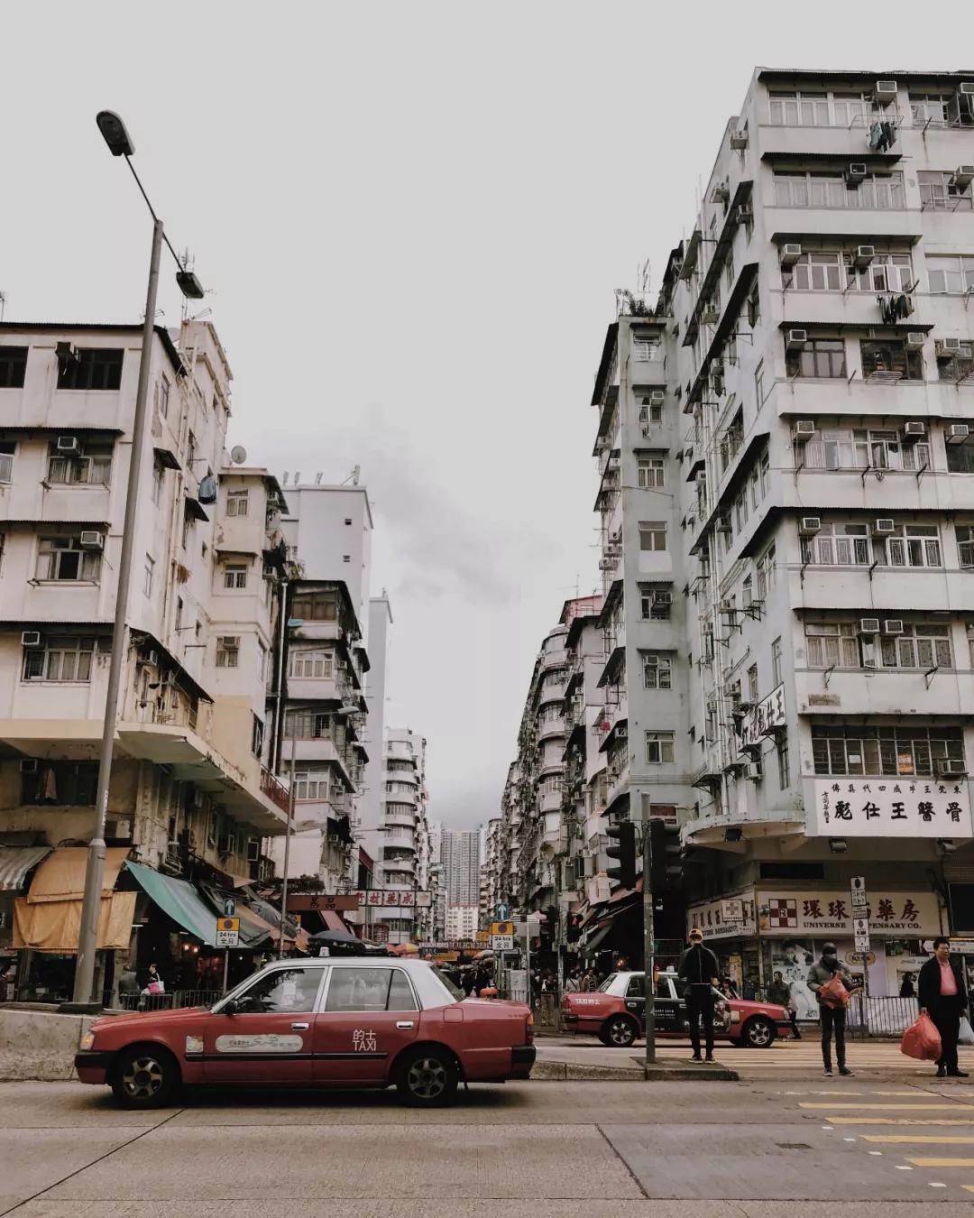 30张照片，看见繁华和代购以外的香港……